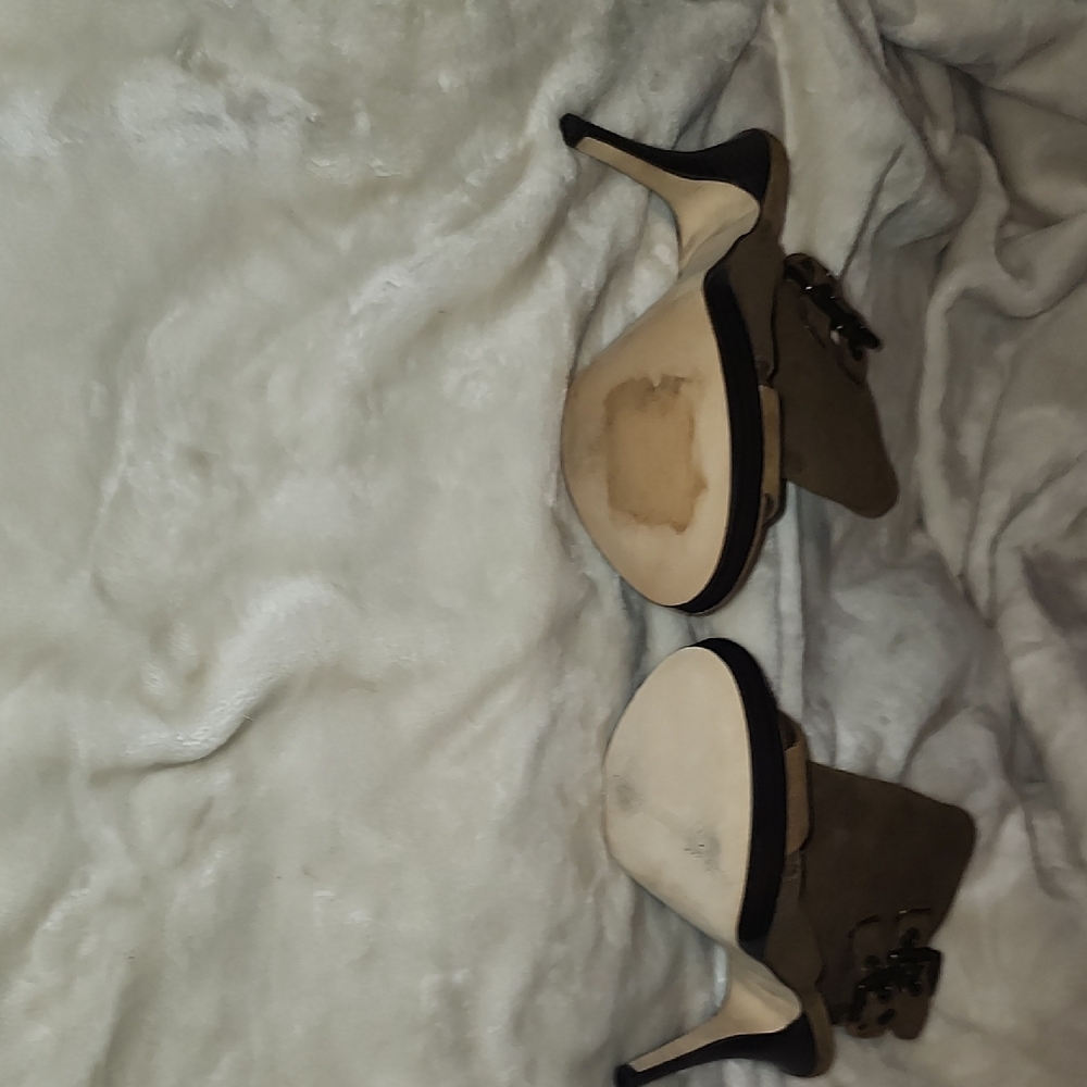 Coach Brown High Heel Heels with Sleek Silhouette - Picture 3 of 5